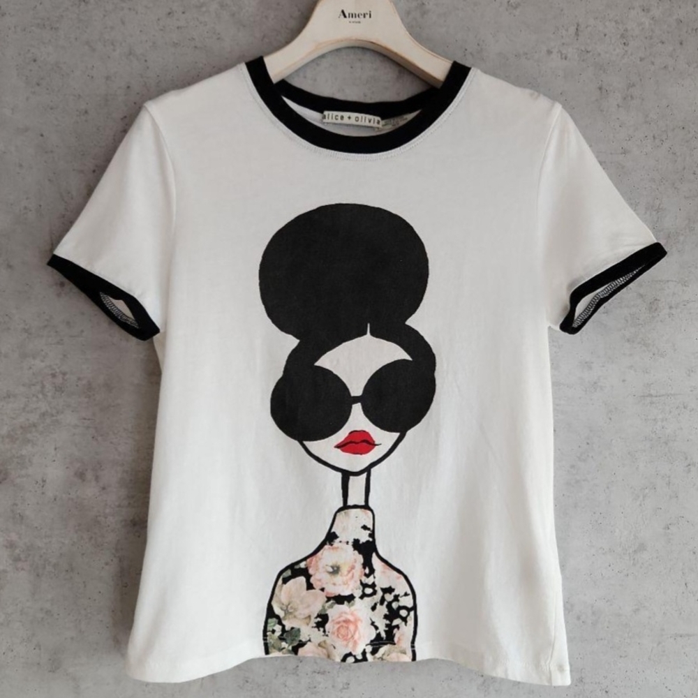 Alice + Olivia Women's White Graphic Tee